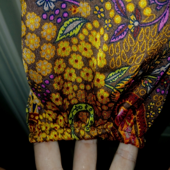 Silk retro Jessica Simpsons paisley crop top with neck tye - Picture 2 of 6